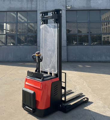 Electric Stacker 1.6 ton Capacity Electric Straddle Stacker Lift For Heavy Duty Handling
